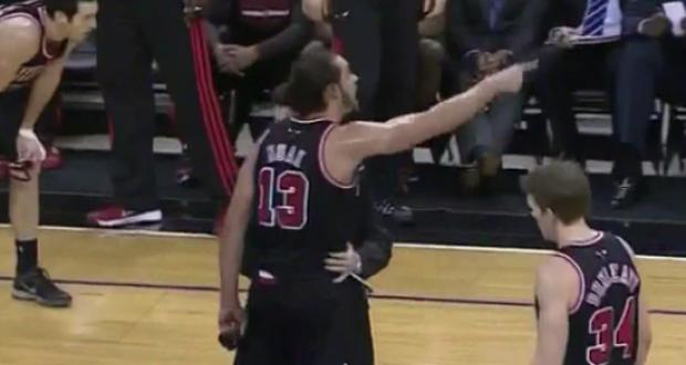 Joakim Noah s'en prend violemment aux arbitres à Sacramento