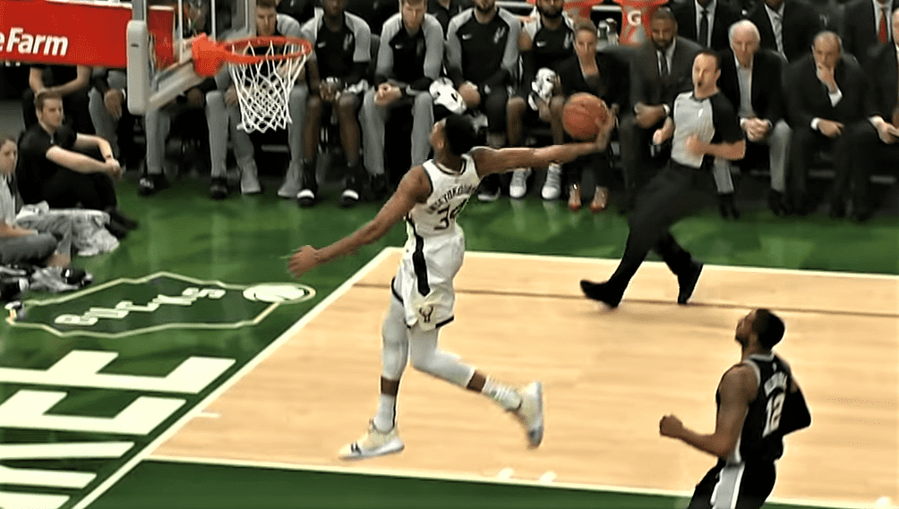 Giannis antetokounmpo dunk