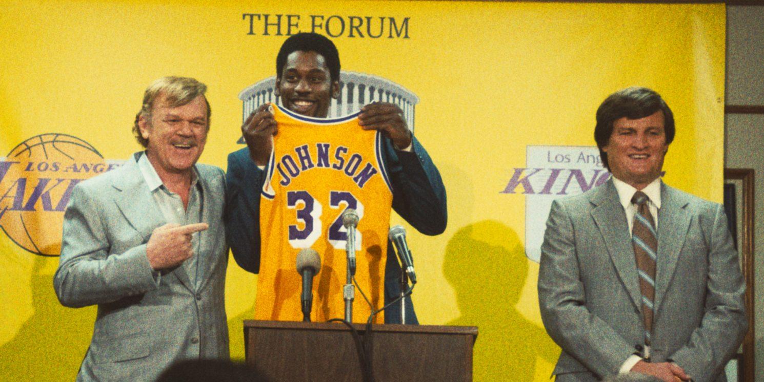 Winning Time Los Angeles Lakers Jerry Bus signe Magic Johnson
