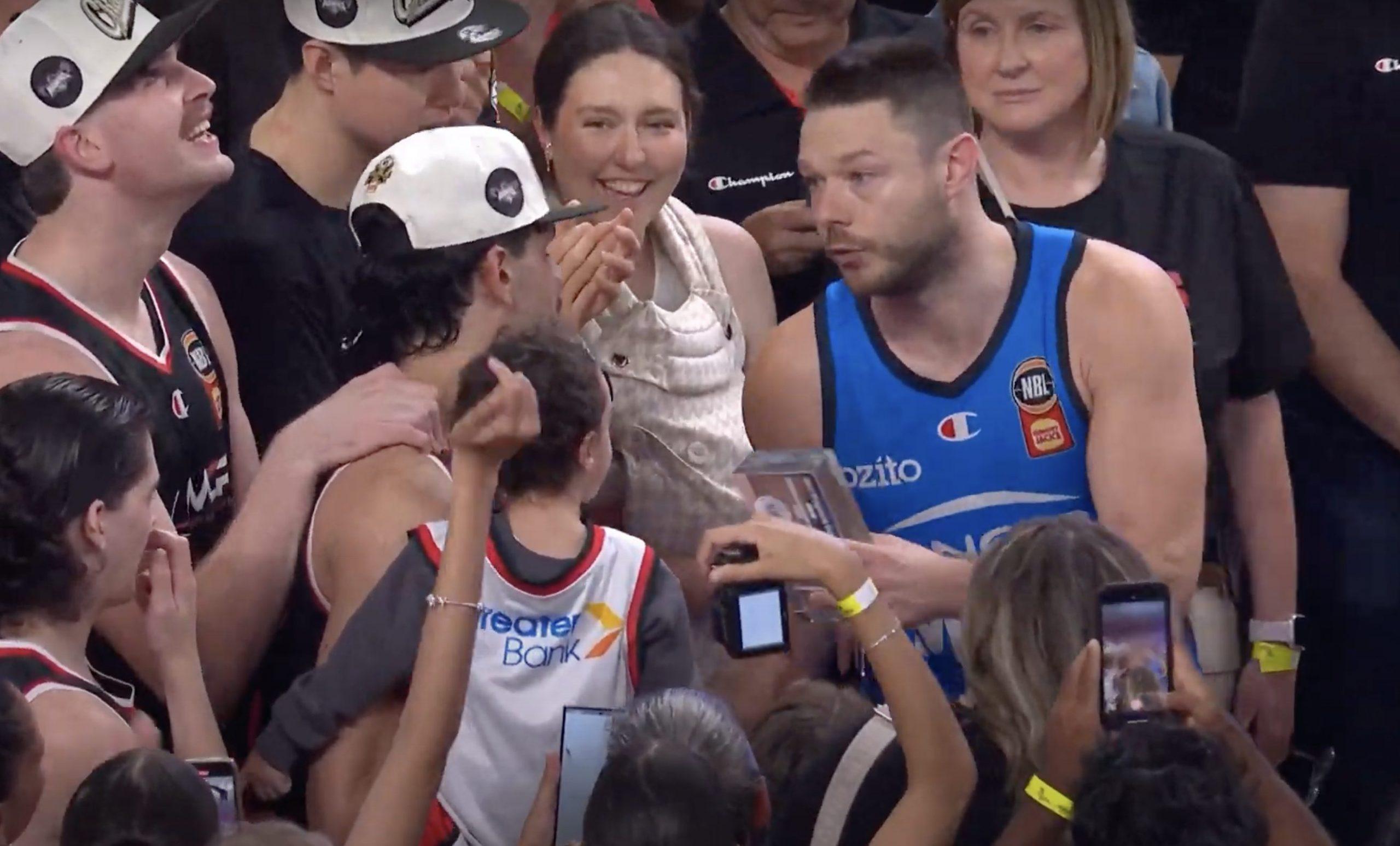 Will Dawkins et Matthew Dellavedova
