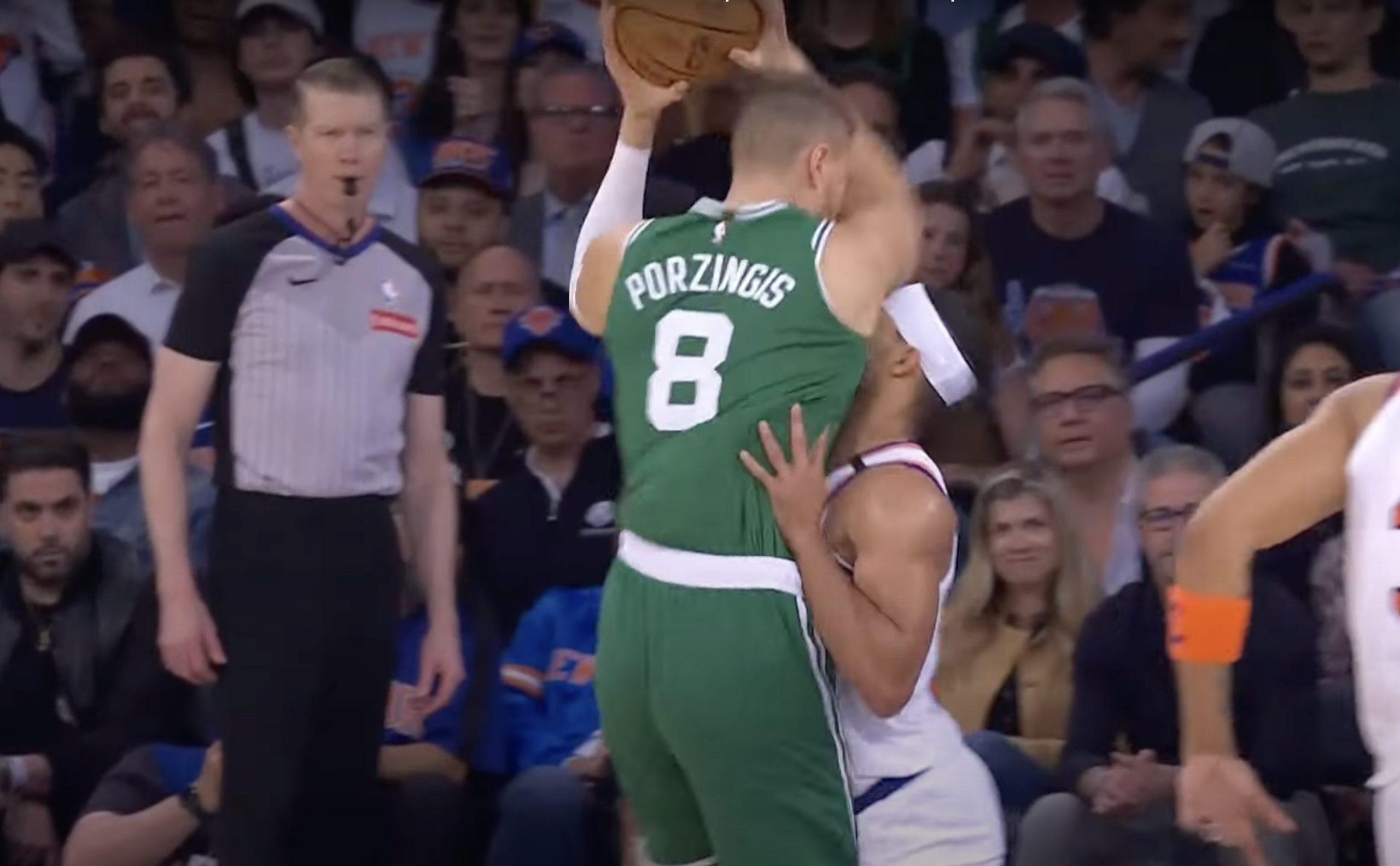 Kristaps Porzingis et Josh Hart 22 mai 2025